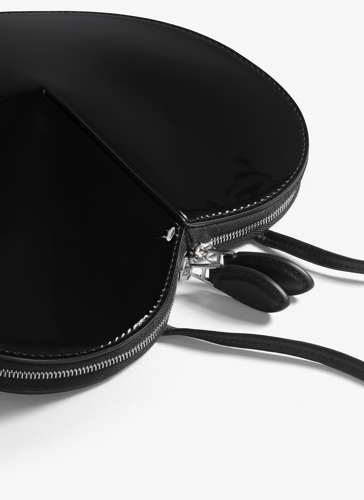 LE CŒUR BAG IN CALFSKIN ALAÏA BLACK LE CŒUR BAG IN CALFSKIN